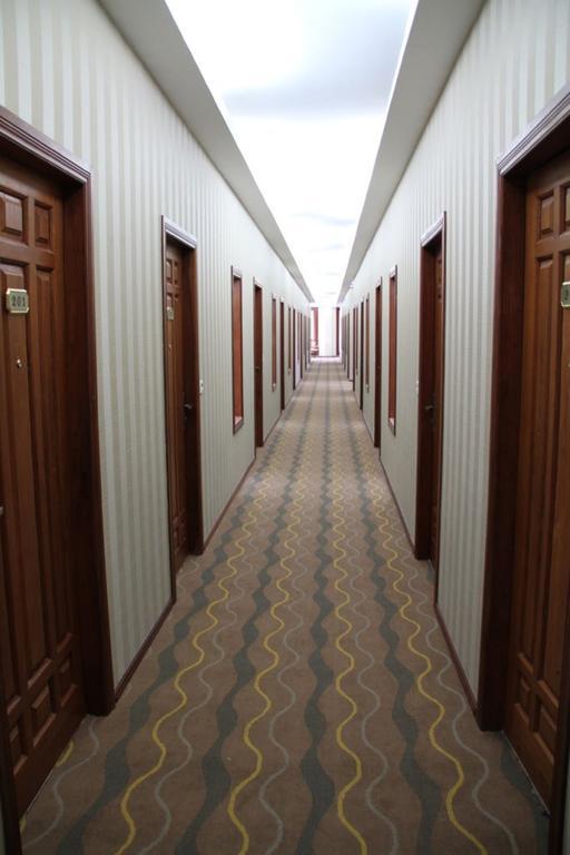 Sky Man Hotel Gyogon Екстериор снимка