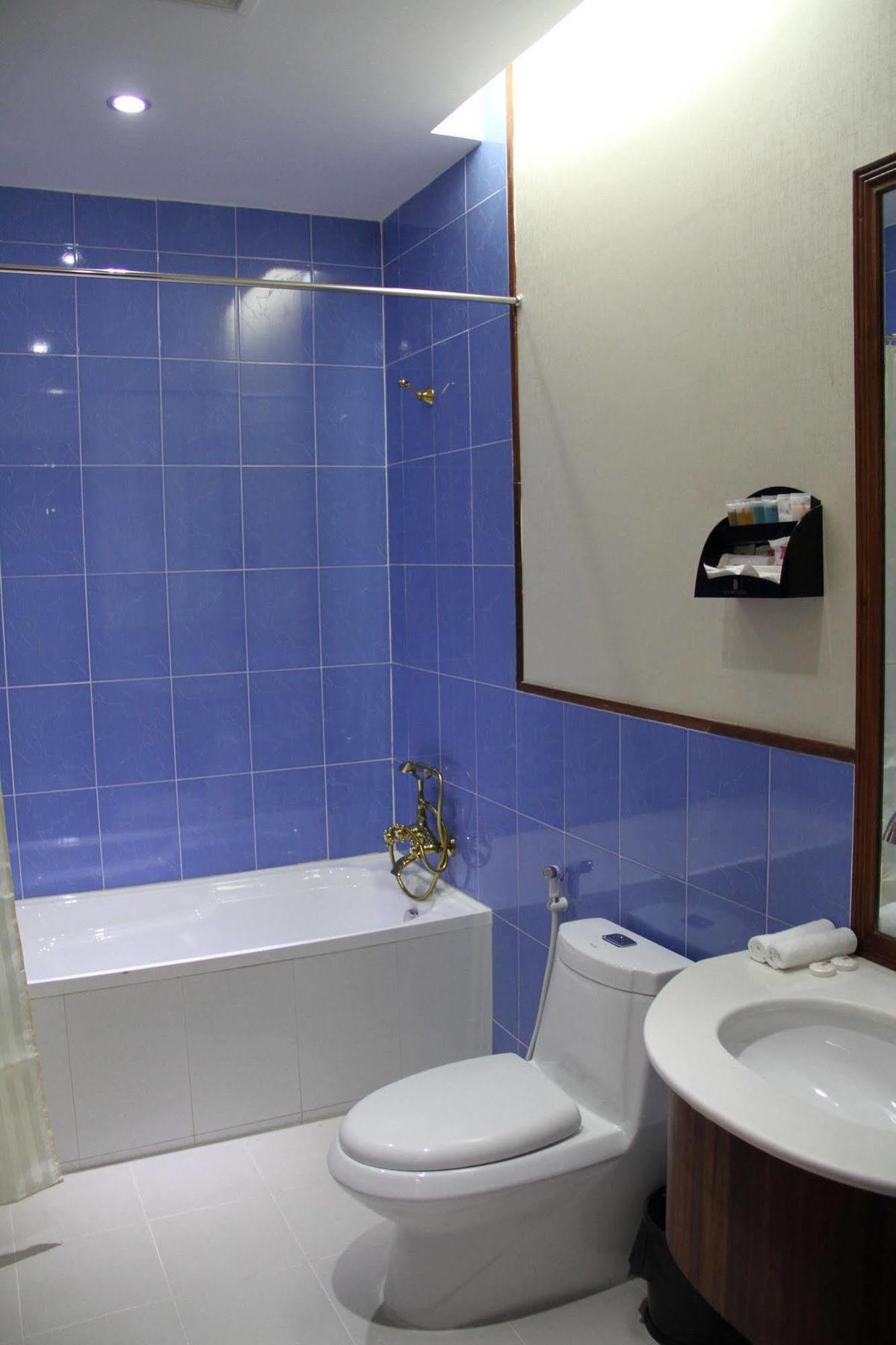 Sky Man Hotel Gyogon Екстериор снимка