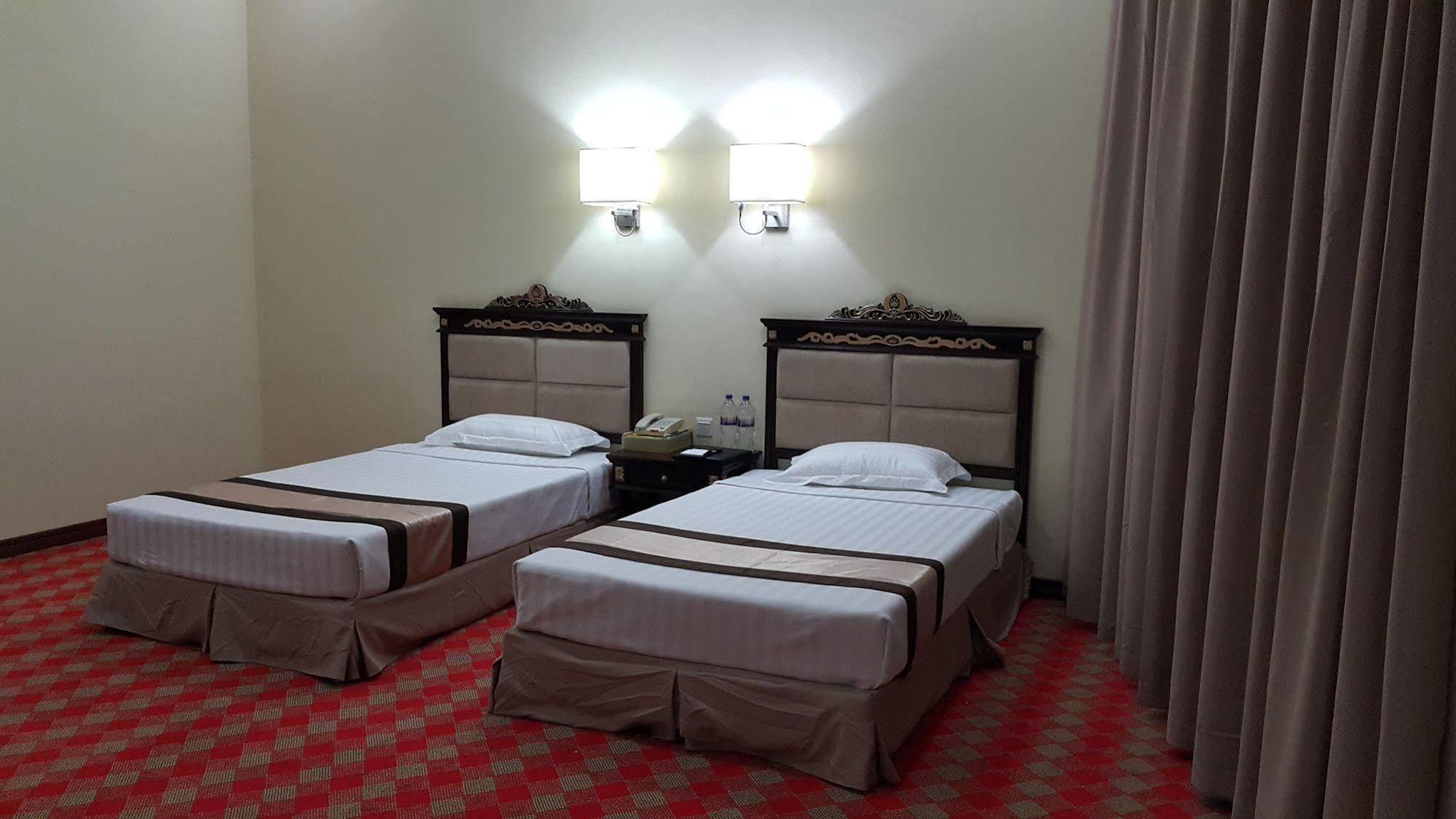 Sky Man Hotel Gyogon Екстериор снимка