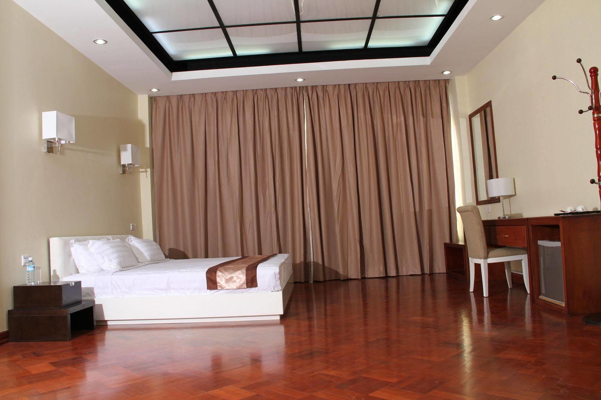 Sky Man Hotel Gyogon Екстериор снимка