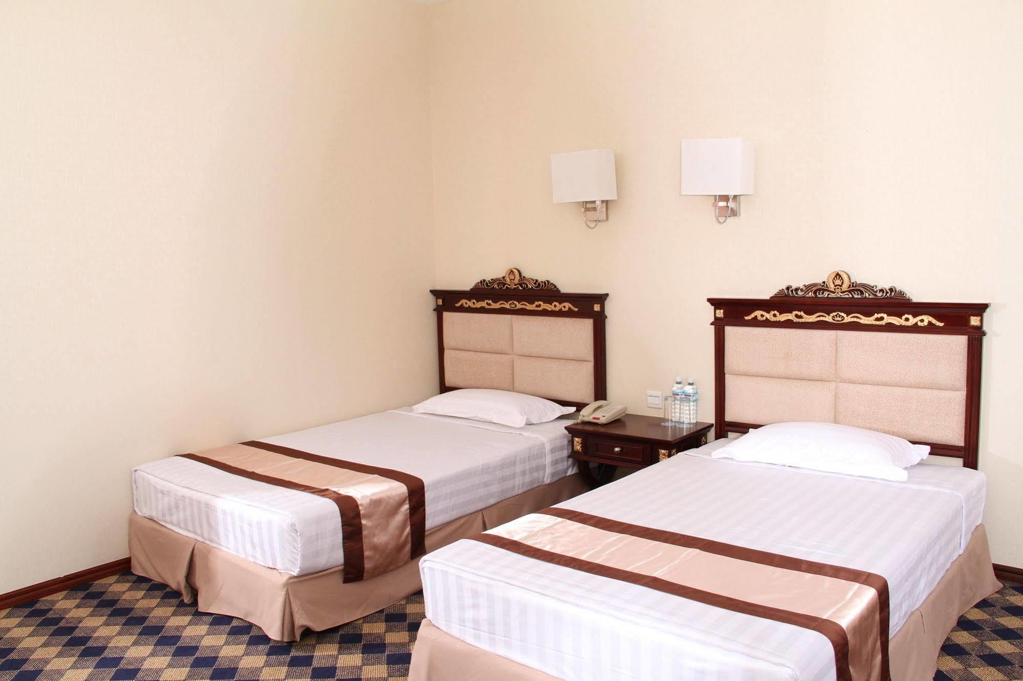 Sky Man Hotel Gyogon Екстериор снимка