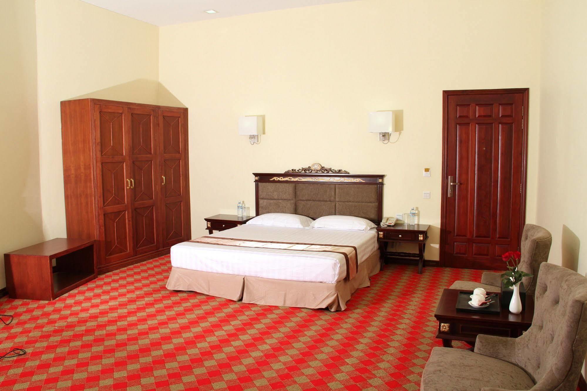 Sky Man Hotel Gyogon Екстериор снимка